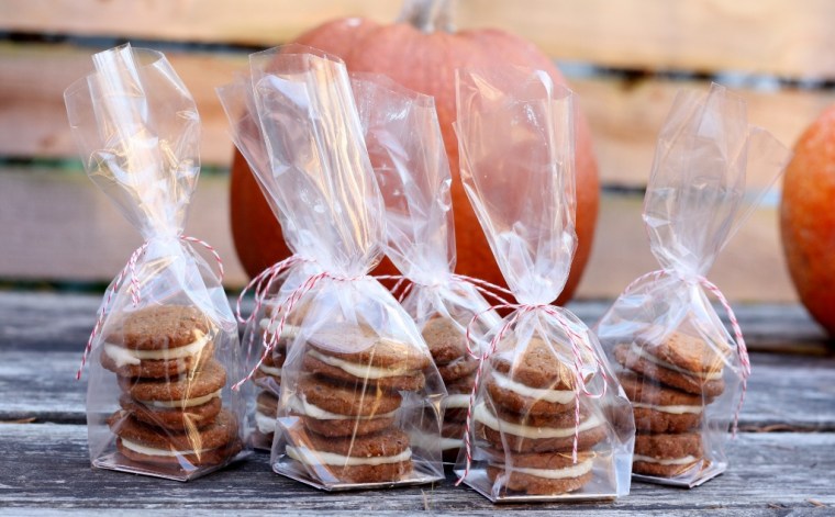 Spiced Ginger Sandwich Cookies with Lemon Cream